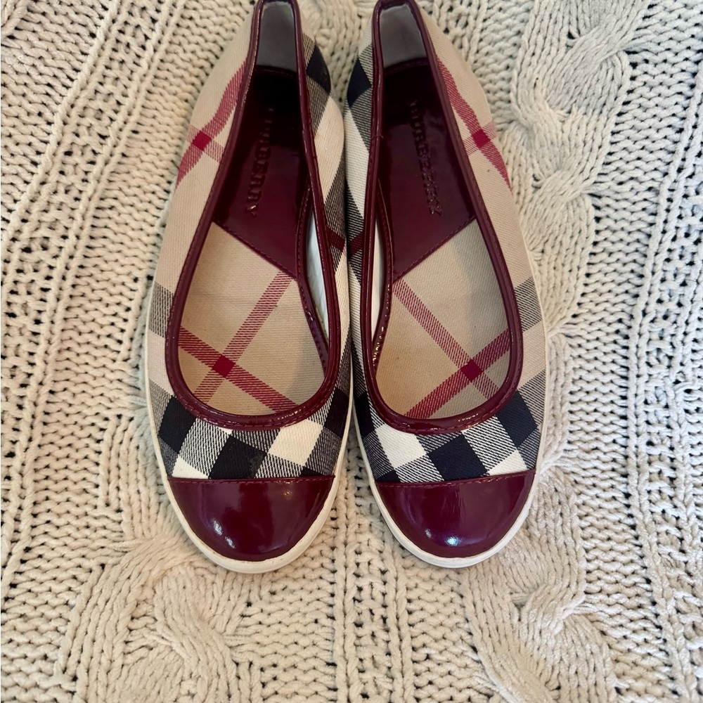 BURBERRY Nova Check Ballet Flat Shoes Sz 38 7.5 Burgundy